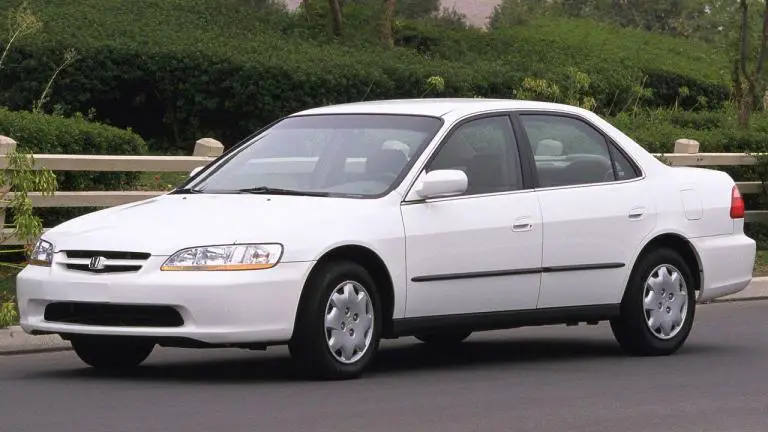 Honda Accord (1994-1997) - Belegung Sicherungskasten und Relais