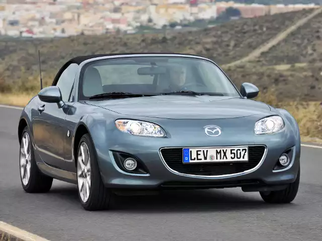 Mazda MX-5 (2006) - Belegung Sicherungskasten und Relais