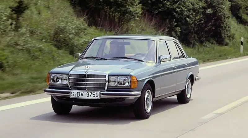 Mercedes-Benz E-Klasse W123 (1976-1985) - Sicherungs- und Relaiskasten
